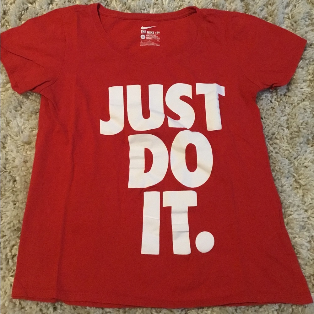 Women’s Nike T-shirt